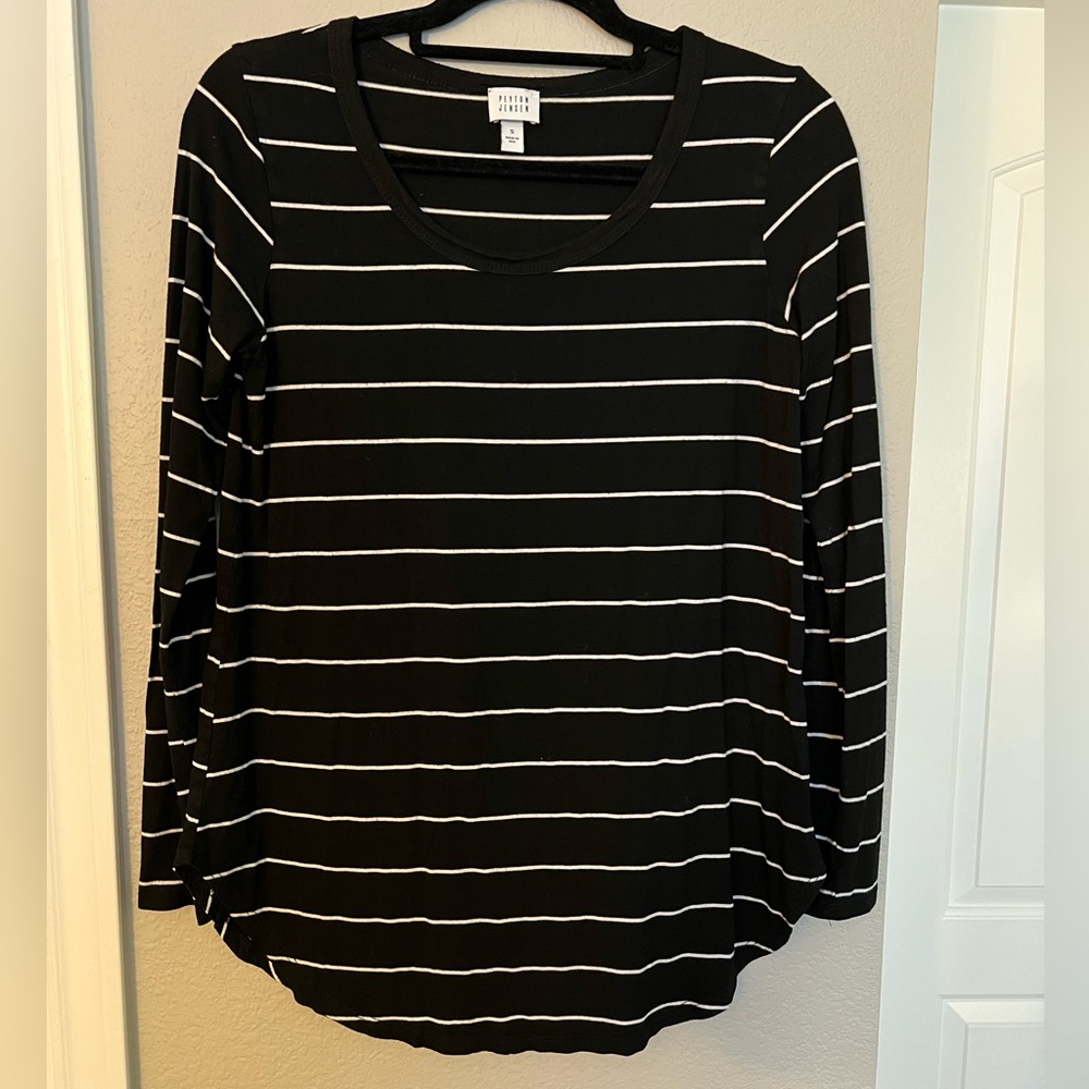 Black & White Striped Long Sleeve Shirt